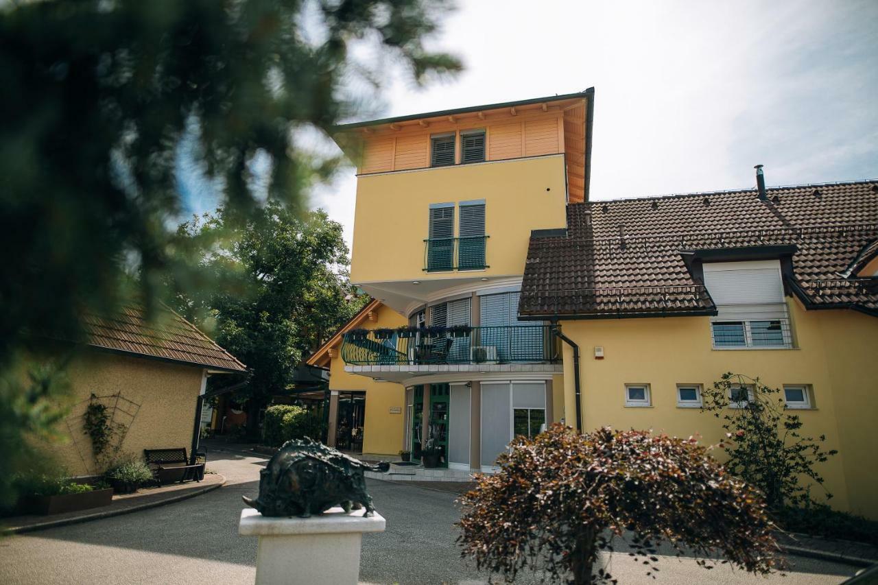 Gostilna In Motel Pri Lesniku Maribor Luaran gambar